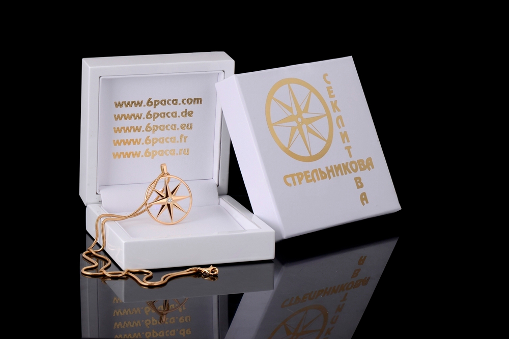 Амулет «Звезда Союза» золотой с бриллиантом, диаметр 20 мм / Charm «Union Star», gold with diamond - JEWELLERY